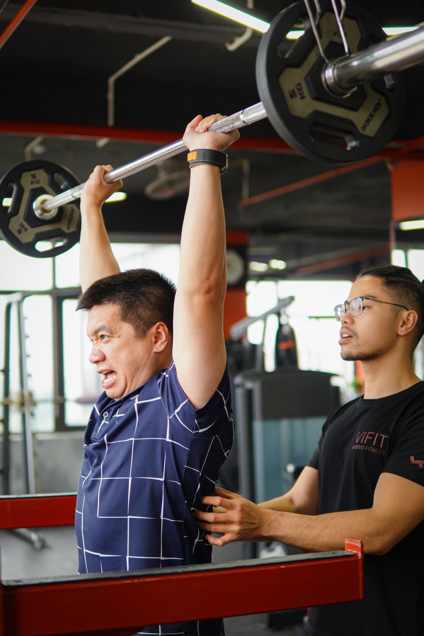 Top phòng tập gym rộng rãi, hiện đại, huấn luyện viên tận tình - Ảnh 2.