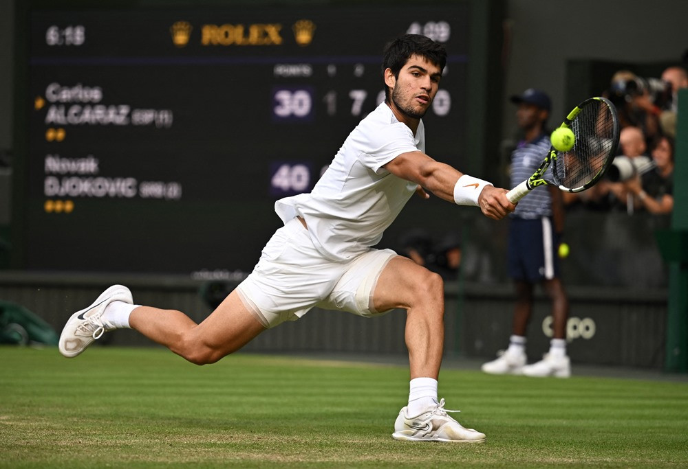 Ngược dòng trước Djokovic, Carlos Alcaraz vô địch đơn nam Wimbledon 2023 - Ảnh 2.