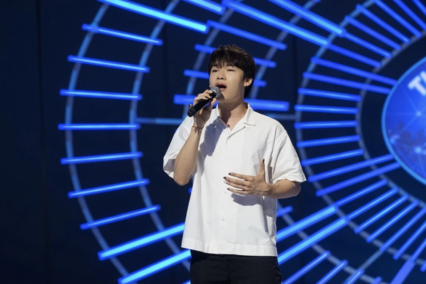 Mỹ Tâm khiến khán giả Vietnam Idol &quot;choáng váng&quot; khi thừa nhận: 21 tuổi vẫn chưa biết yêu ai - Ảnh 2.