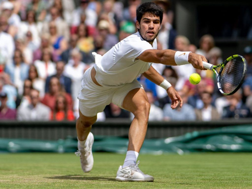 Carlos Alcaraz: “Tiểu Nadal” trên đường thành “tân vương quần vợt” - Ảnh 1.