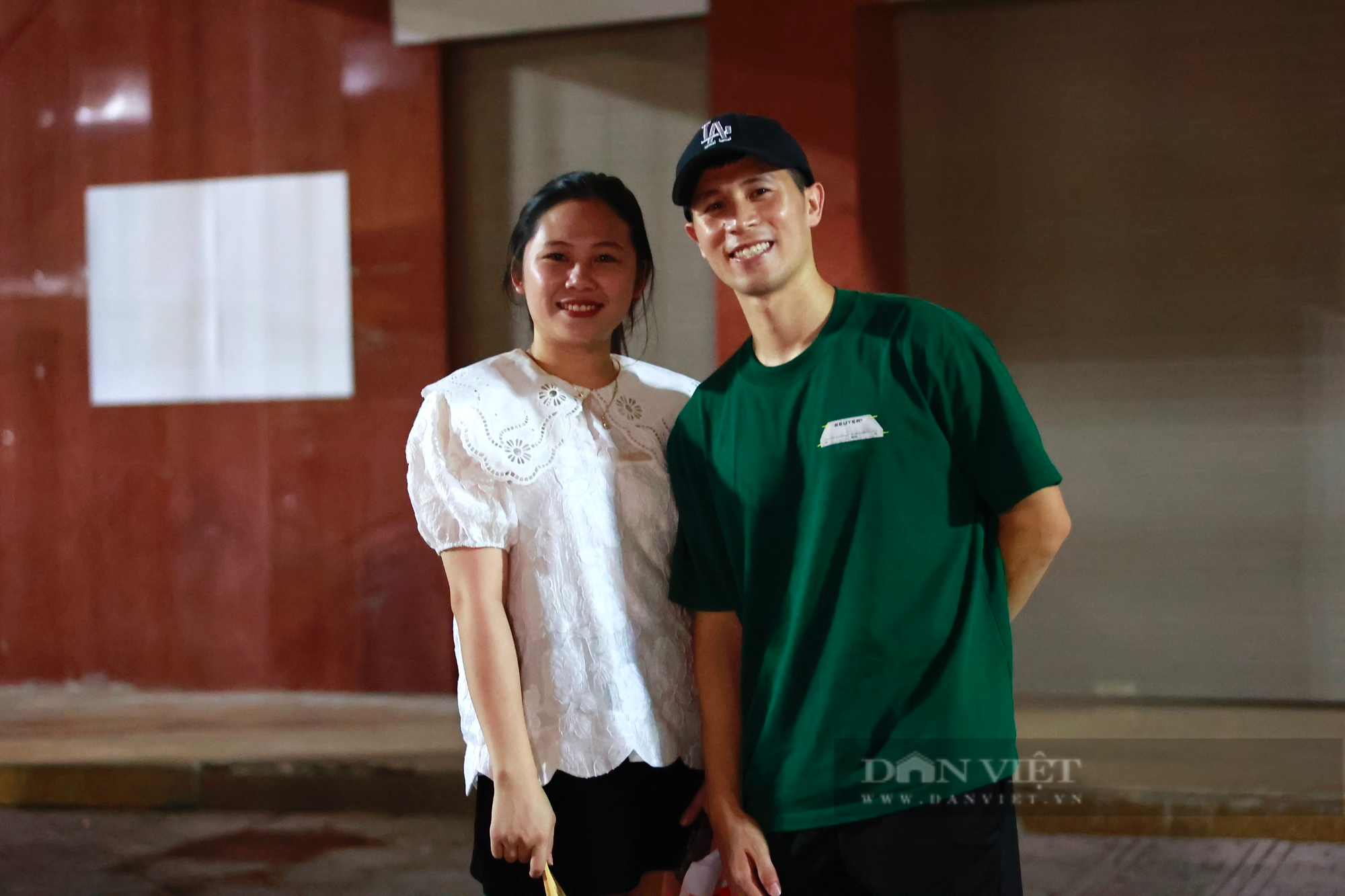 Đình Trọng cùng vợ đến sân theo dõi Bình Định FC thi đấu - Ảnh 6.