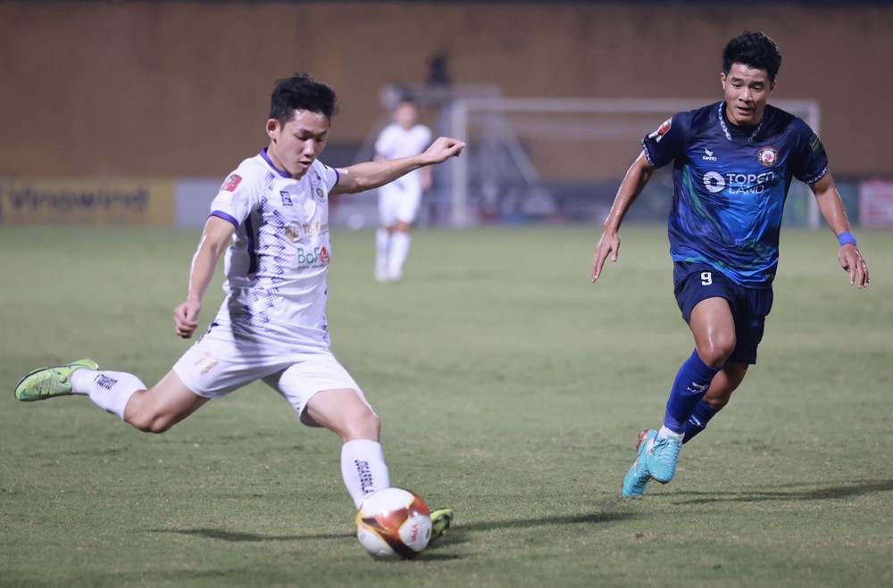 Hà Nội FC vươn lên vị trí thứ 2 sau chiến thắng trước Bình Định FC - Ảnh 3.