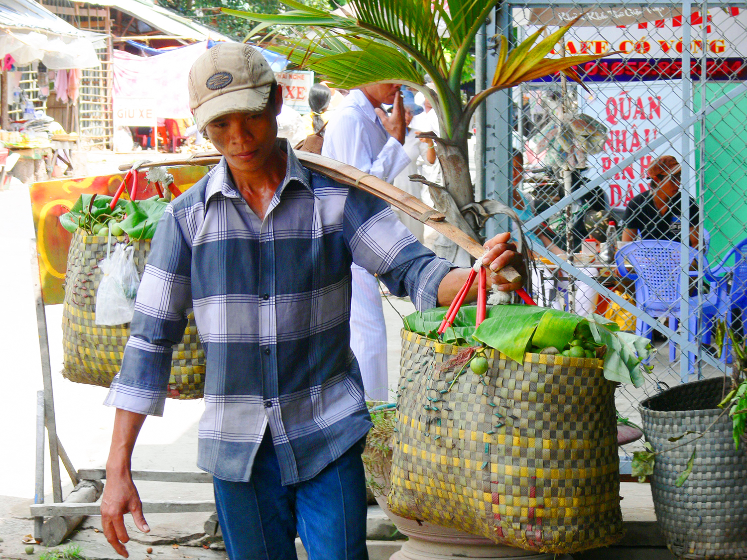 Rộn ràng mùa buôn trái cây núi Cấm - Ảnh 2.