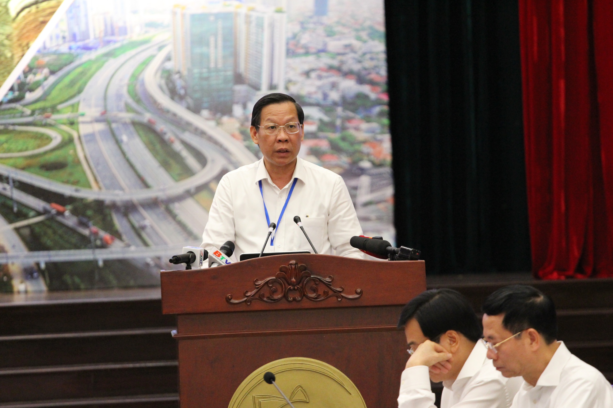 Chủ tịch TP.HCM Phan Văn Mãi: Trình Chính phủ đề án cảng trung chuyển quốc tế Cần Giờ trong tháng 7 - Ảnh 1.