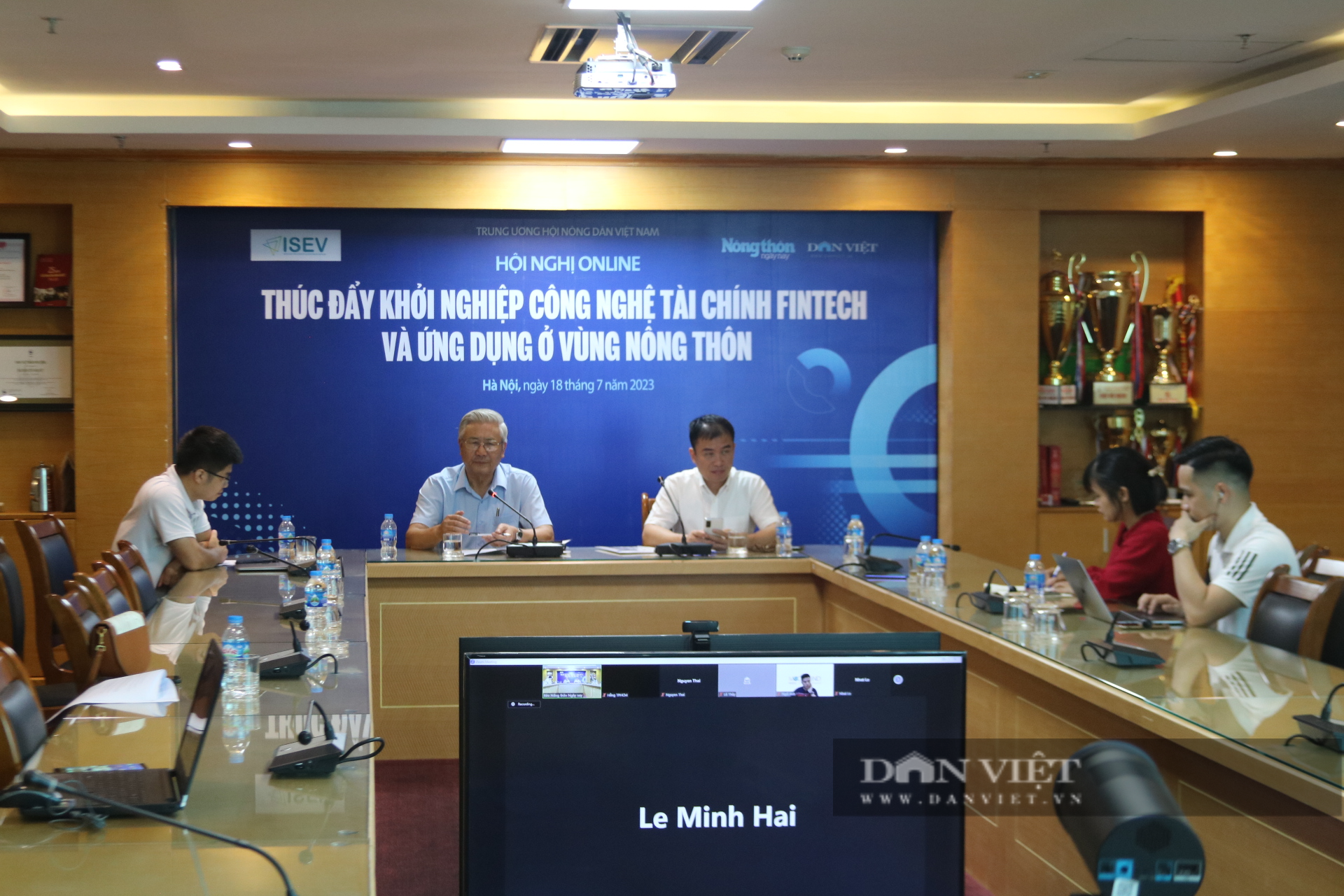 Viện trưởng Trần Duy Khanh: “Tư duy khác biệt tạo ra cơ hội khởi nghiệp Fintech ở Việt Nam” - Ảnh 1.