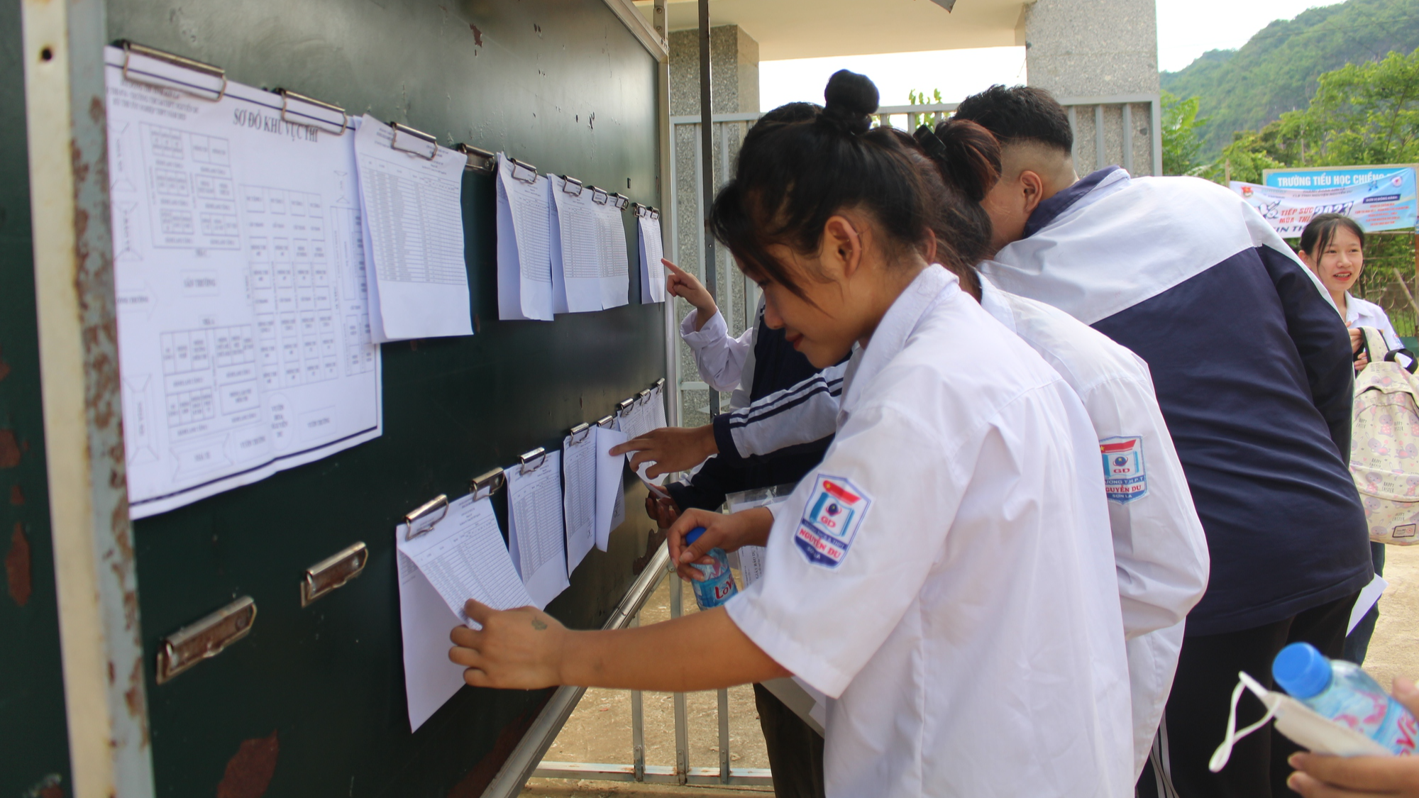 Sơn La: Tỷ lệ đỗ tốt nghiệp THPT năm 2023 đạt 99,68% - Ảnh 1.
