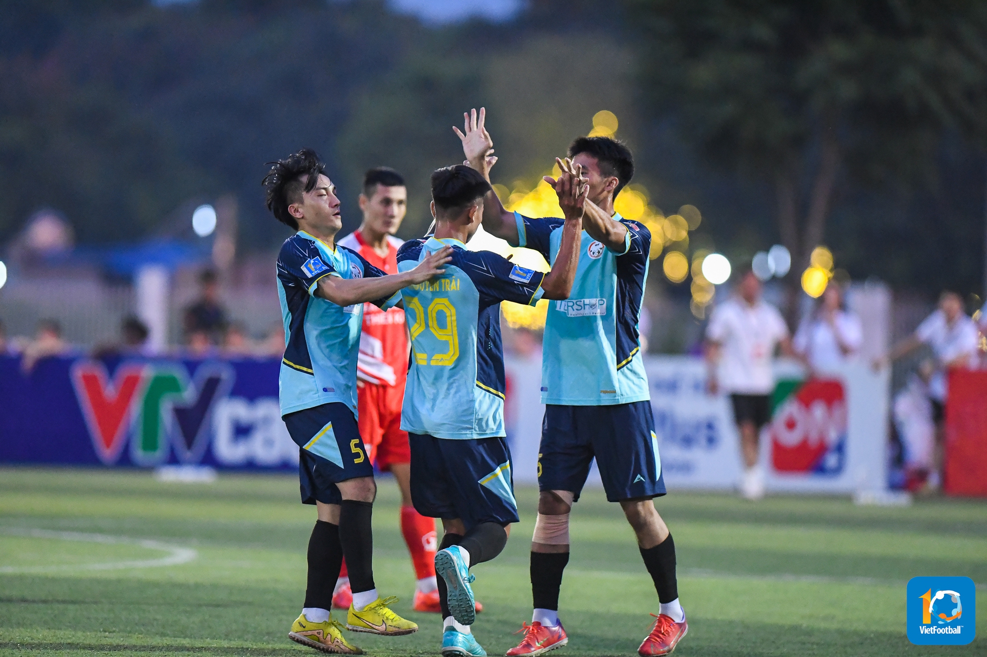 FC Nguyễn Trãi đã có một trận đấu quả cảm trước các ngôi sao của FC Thiên Khôi. Ở vòng đấu tới, thử thách của họ mang tên SHB.