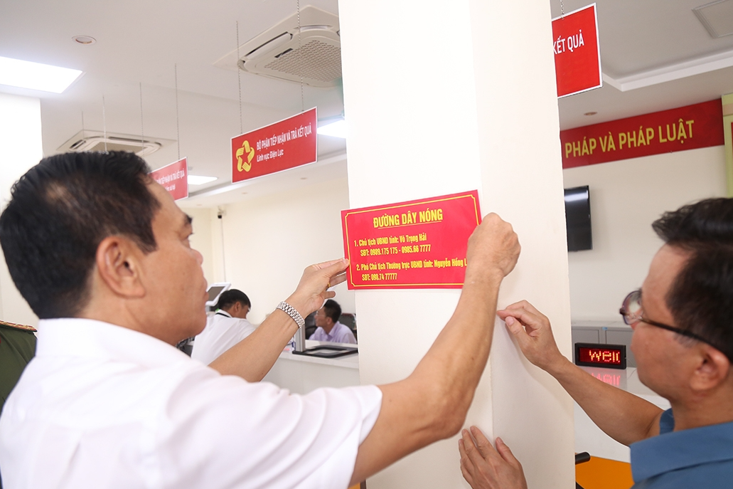 Chủ tịch UBND tỉnh Hà Tĩnh Võ Trọng Hải bắt máy ngay khi chuông điện thoại vừa đổ - Ảnh 2.