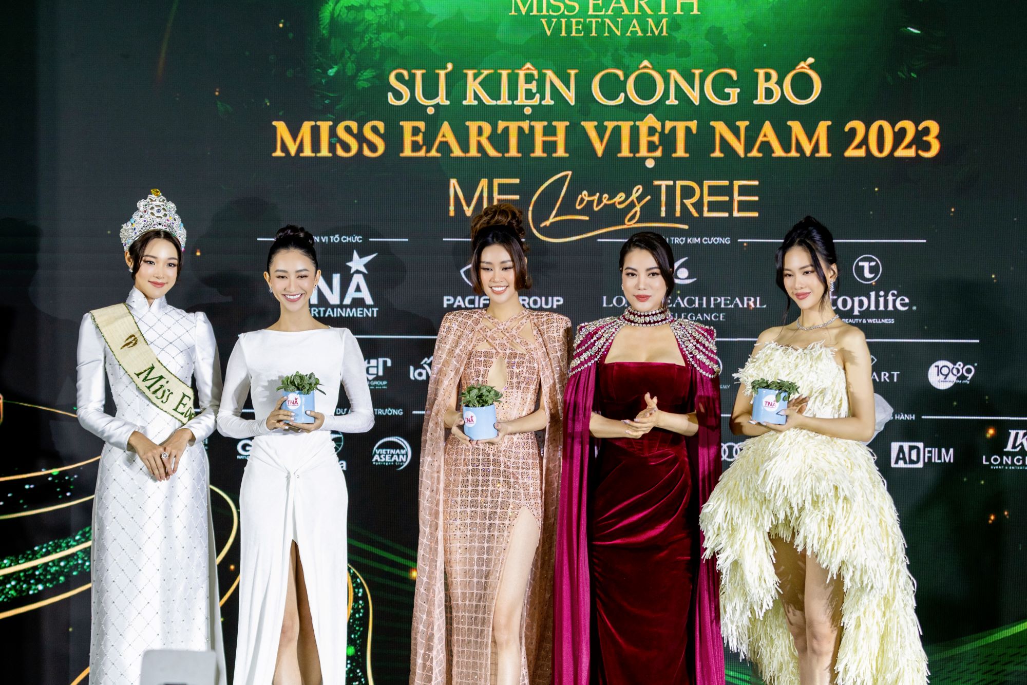 Trương Ngọc Ánh tặng cây xanh cho dàn hoa hậu, người đẹp Miss Earth - Ảnh 10.