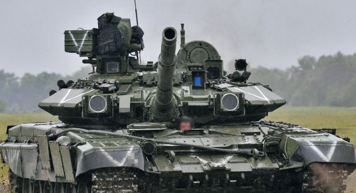 Video Ukraine hủy diệt xe tăng chiến đấu tối tân trị giá hơn 70 tỷ đồng của Nga - Ảnh 1.