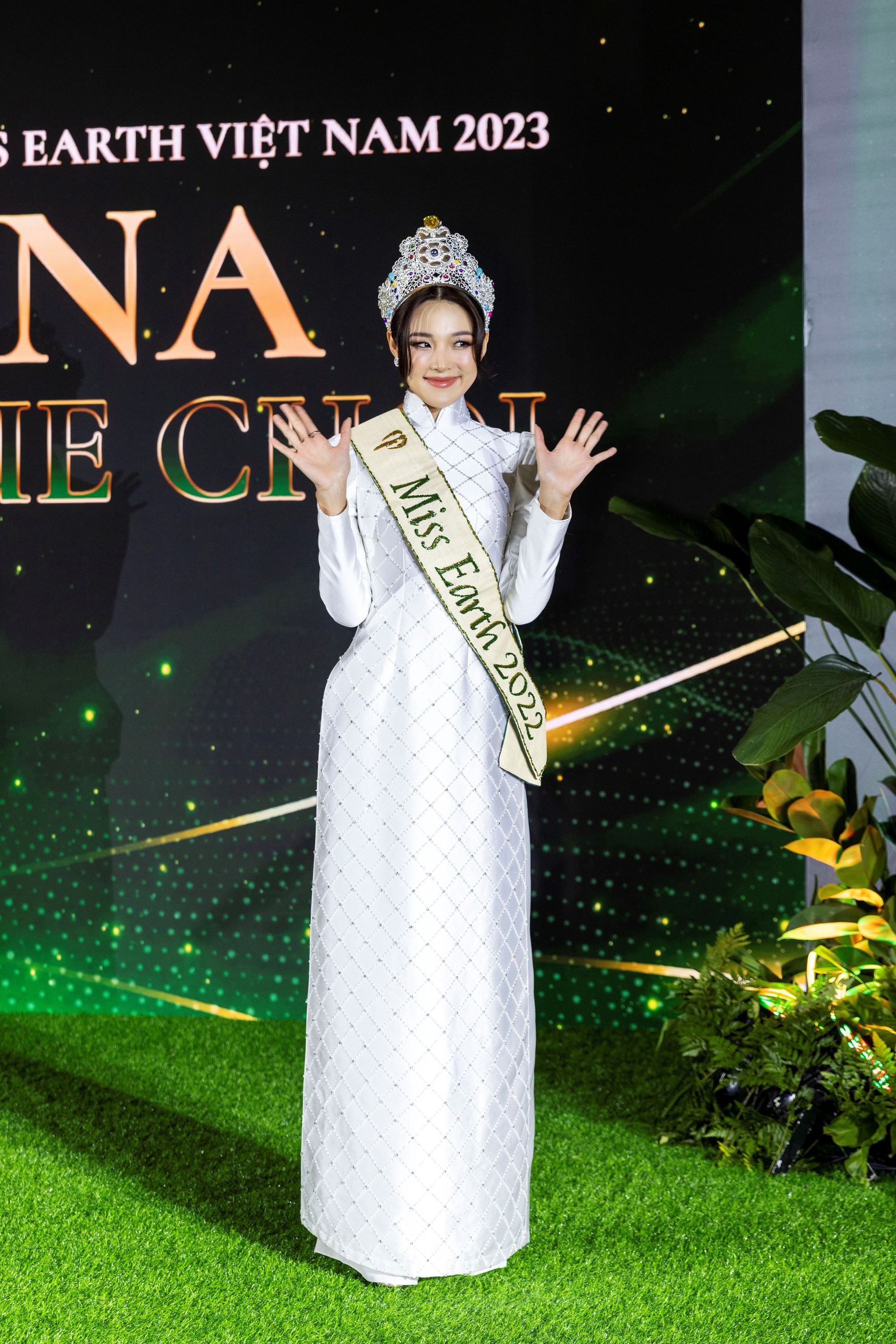 Trương Ngọc Ánh tặng cây xanh cho dàn hoa hậu, người đẹp Miss Earth - Ảnh 7.