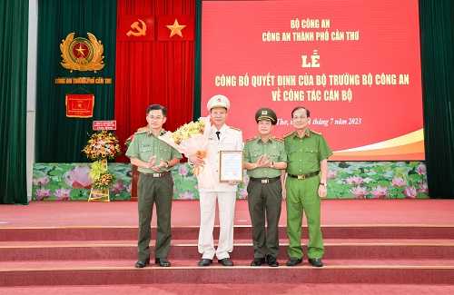 Thượng tá Trần Hoàng Độ được bổ nhiệm giữ chức vụ Phó Giám đốc Công an thành phố Cần Thơ - Ảnh 2.