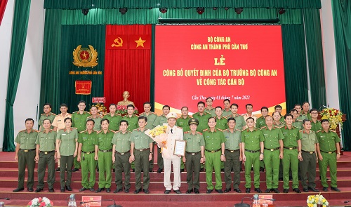 Thượng tá Trần Hoàng Độ được bổ nhiệm giữ chức vụ Phó Giám đốc Công an thành phố Cần Thơ - Ảnh 4.