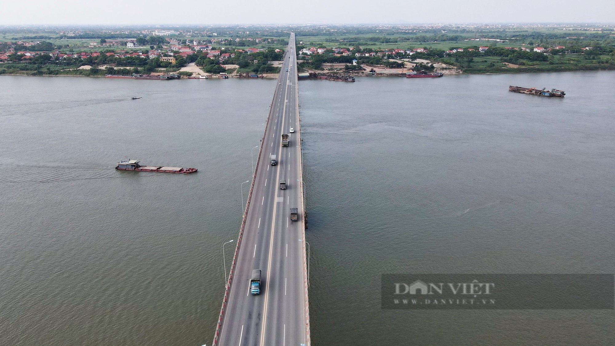 Cận cảnh cây cầu vượt sông dài nhất Việt Nam sau 9 năm vận hành khai thác - Ảnh 6.