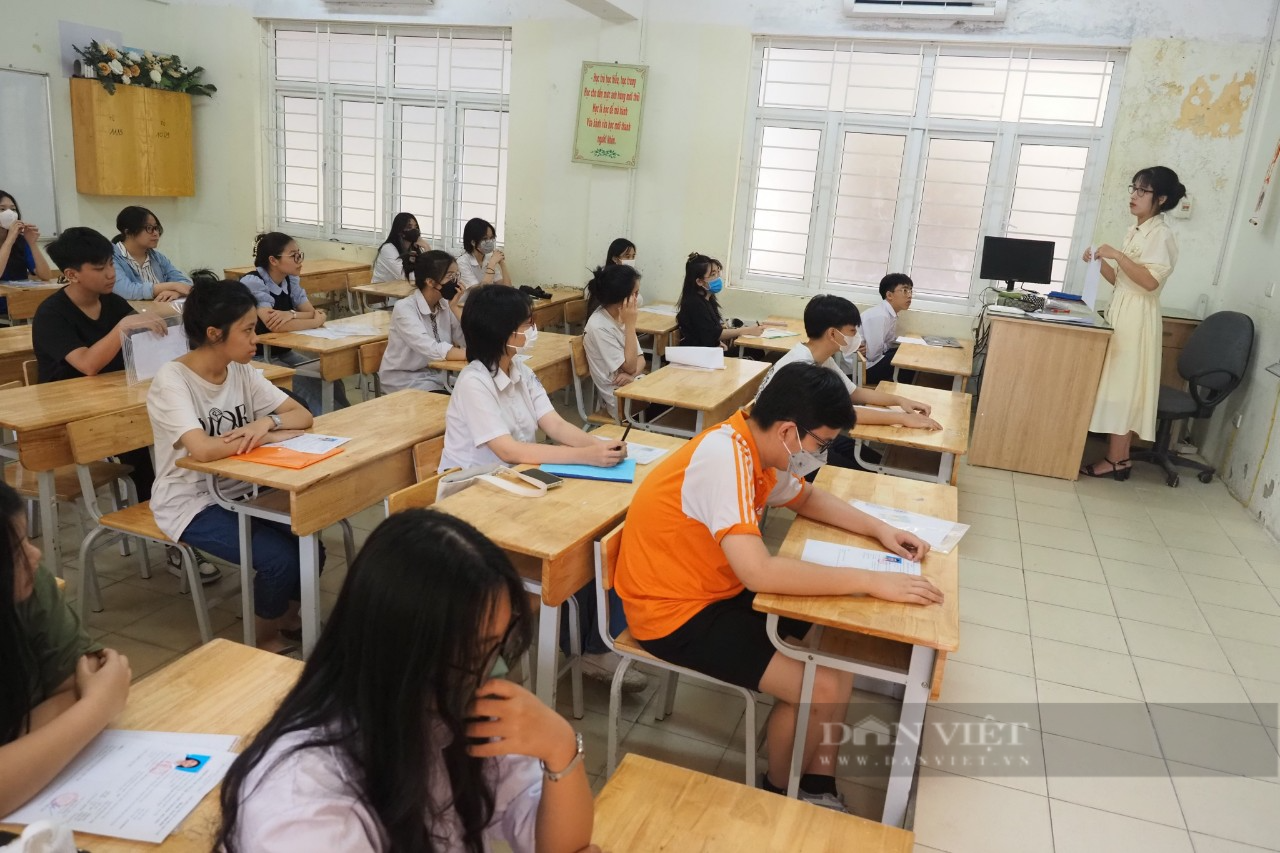 Phụ huynh Hà Nội nháo nhào tìm trường tư khi con trượt lớp 10 công lập: Nơi gắt gao, nơi đã đóng cổng - Ảnh 2.