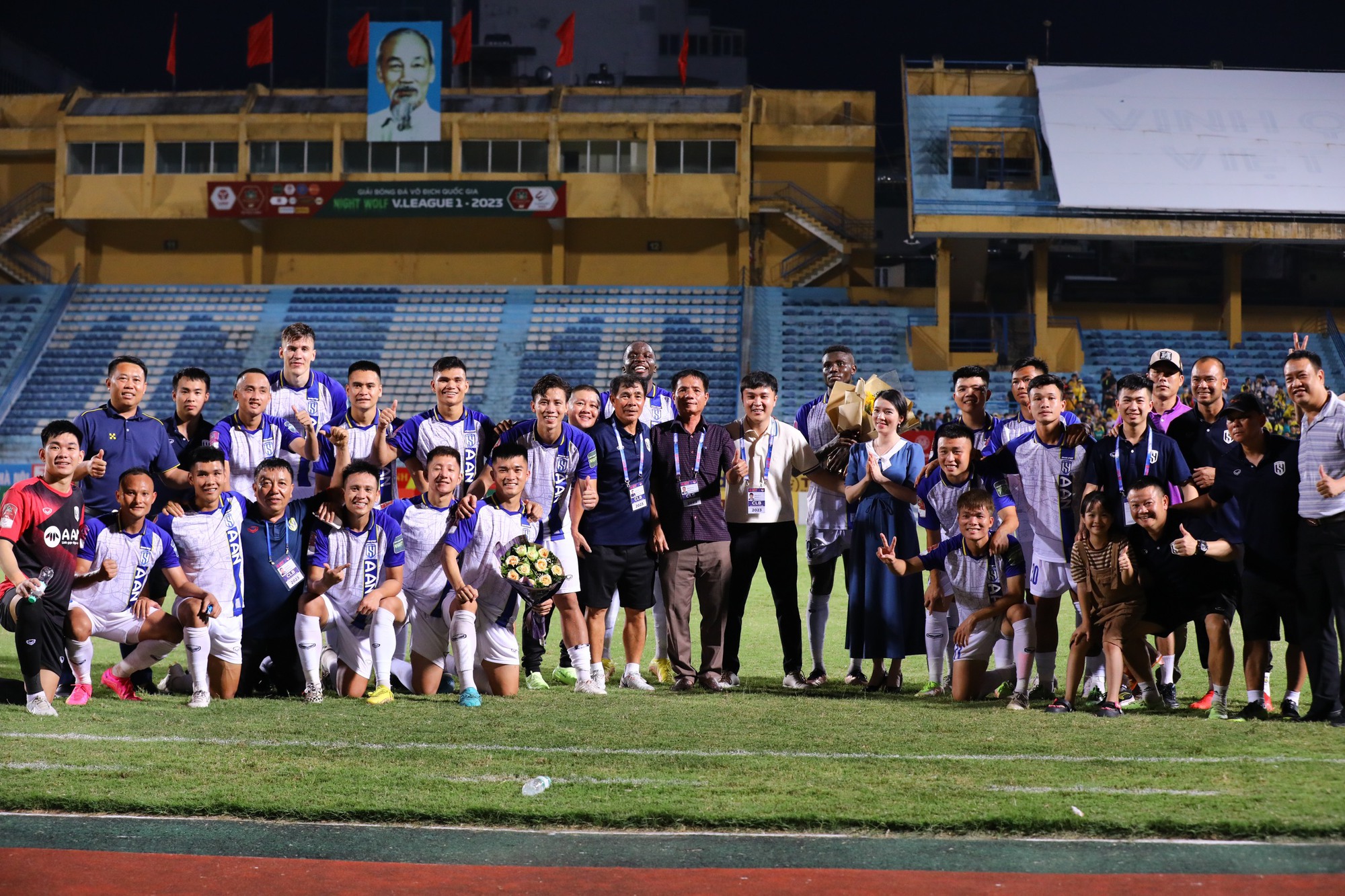 Thắng Hà Nội FC, CLB SLNA nhận thưởng lớn - Ảnh 4.