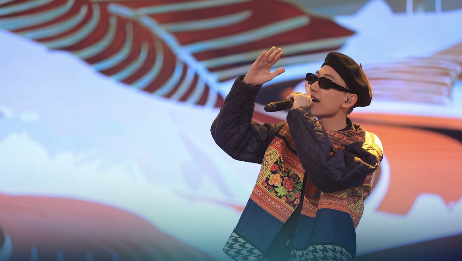 Rap Việt mùa 3: &quot;Người miền núi chất&quot; – tuyên ngôn trong bản Rap của Double2T làm lay động khán giả - Ảnh 1.