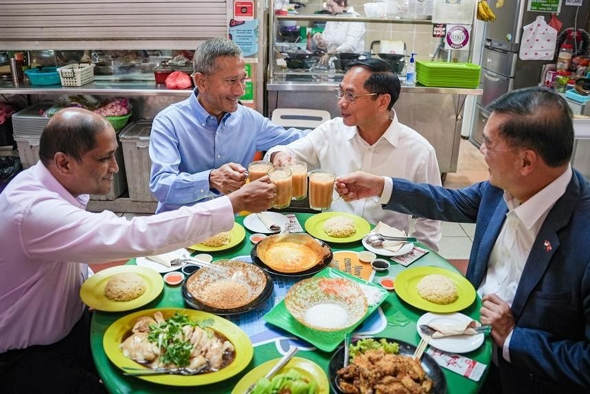 Tiệm bánh bình dân của Việt kiều đón hai Bộ trưởng Ngoại giao ở Singapore - Ảnh 1.