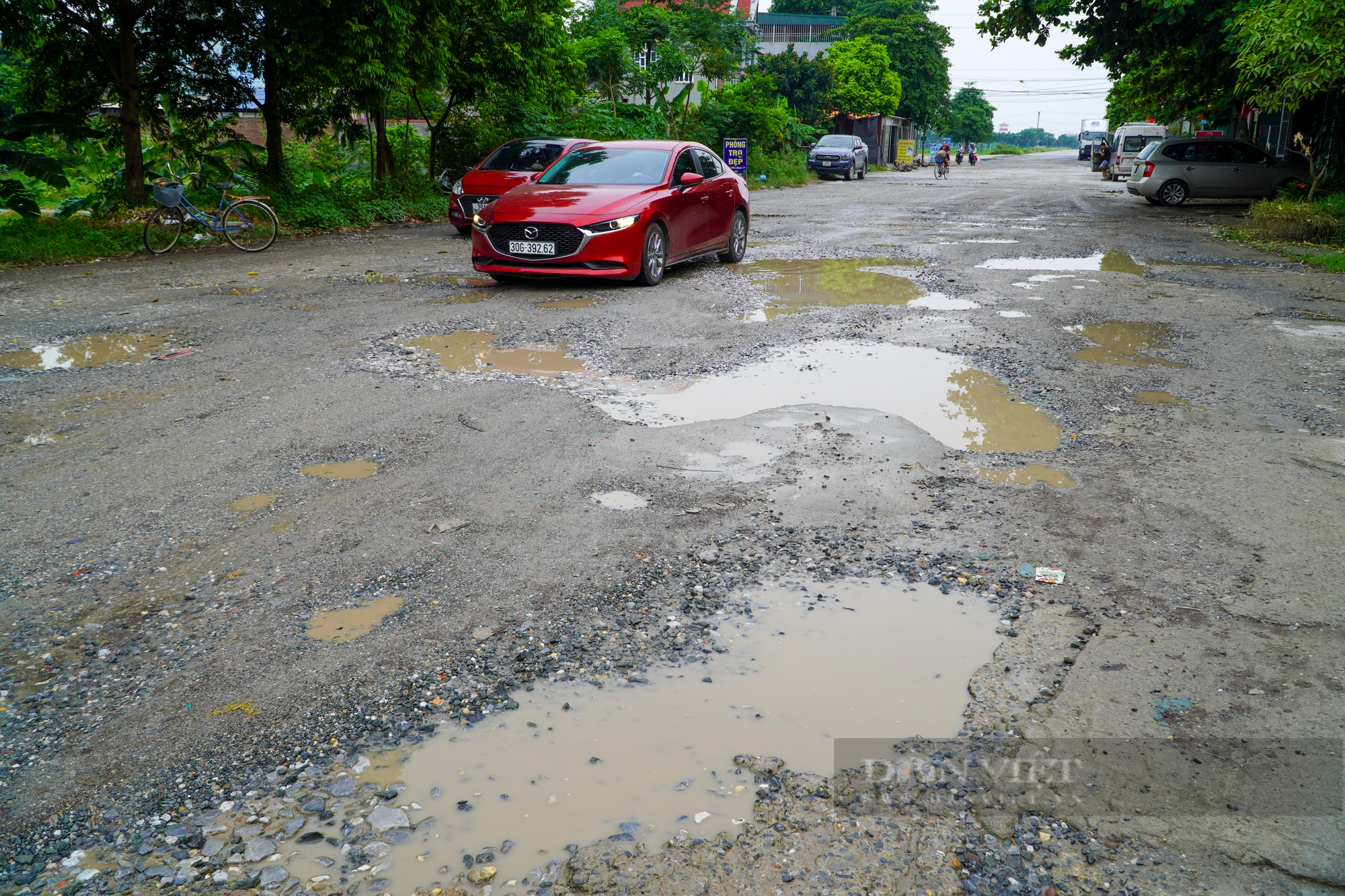Con đường dài hơn 3 km đi qua 2 xã xuống cấp nghiêm trọng ở Sóc Sơn (Hà Nội) - Ảnh 3.