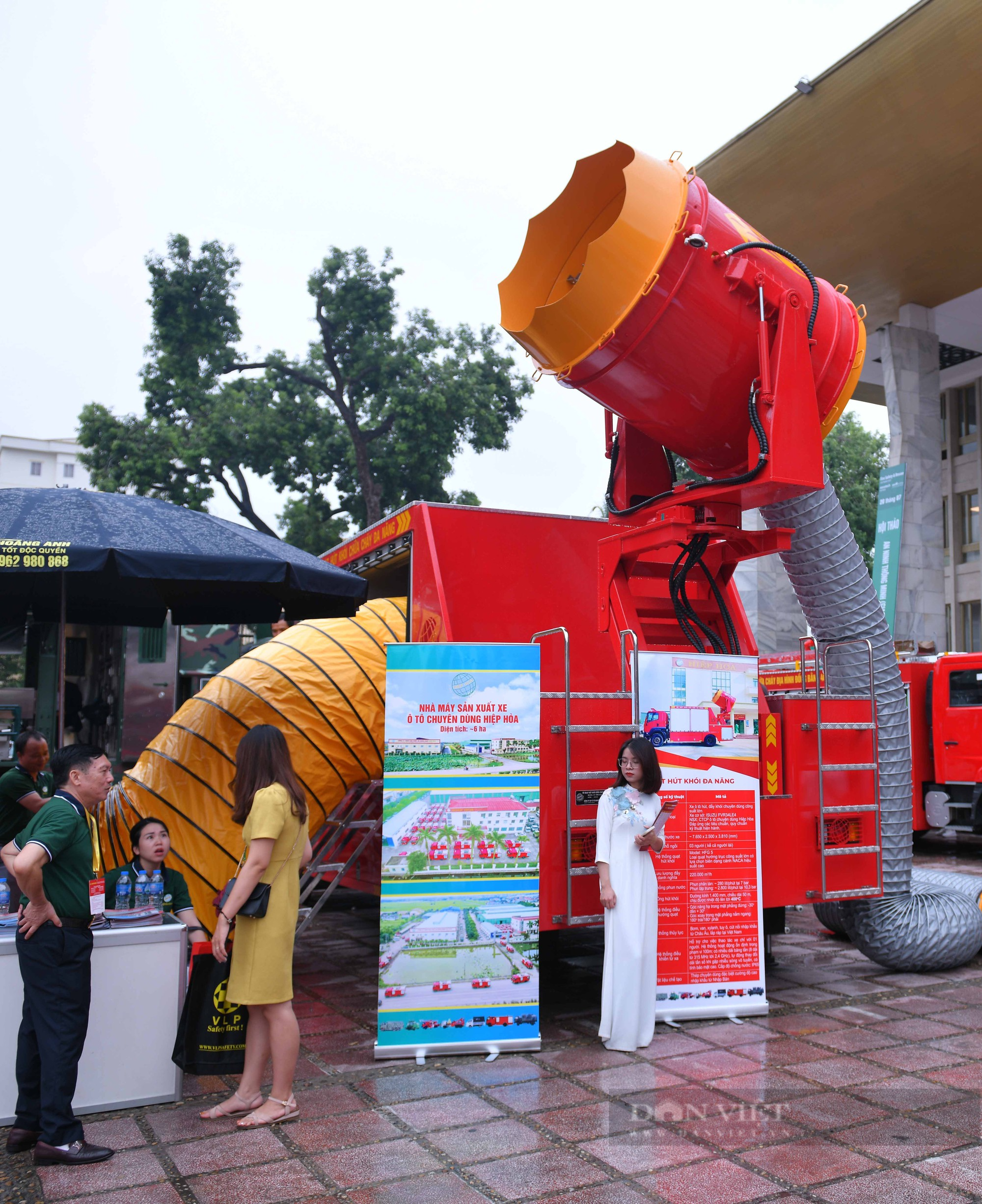 Cận cảnh loạt thiết bị chữa cháy cực kỳ hiện đại đang được trưng bày tại Hà Nội - Ảnh 9.