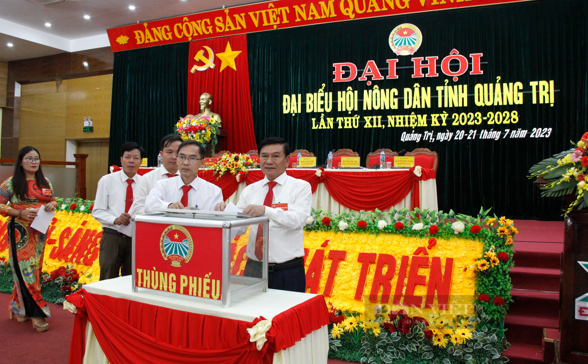 Bầu 8 đồng chí vào Ban Thường vụ Hội Nông dân tỉnh Quảng Trị khoá VII - Ảnh 3.