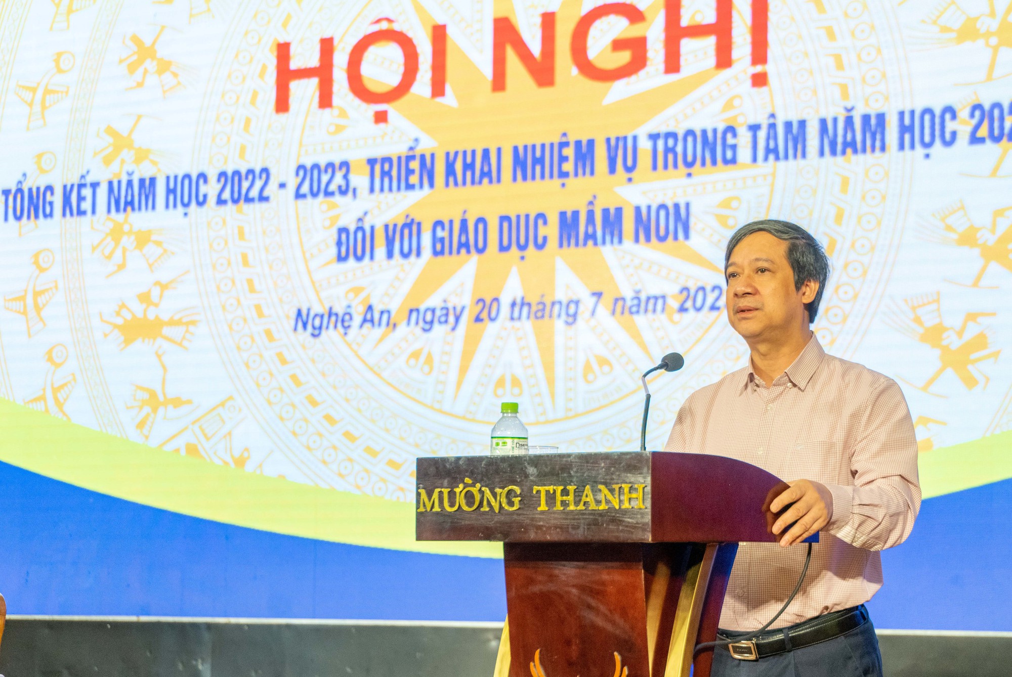 Giữ giáo viên, đủ trường lớp: Thách thức cho Bộ trưởng Nguyễn Kim Sơn trong năm học mới - Ảnh 2.