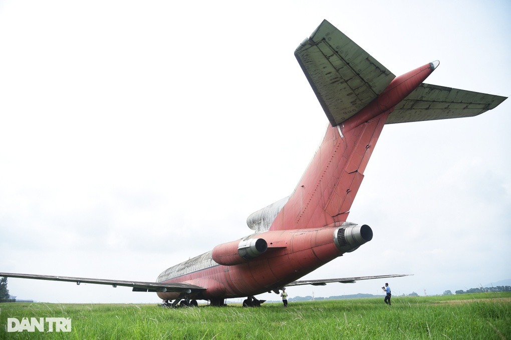 Bên trong máy bay Boeing 727 bị &quot;bỏ rơi&quot; 16 năm tại Nội Bài - Ảnh 4.