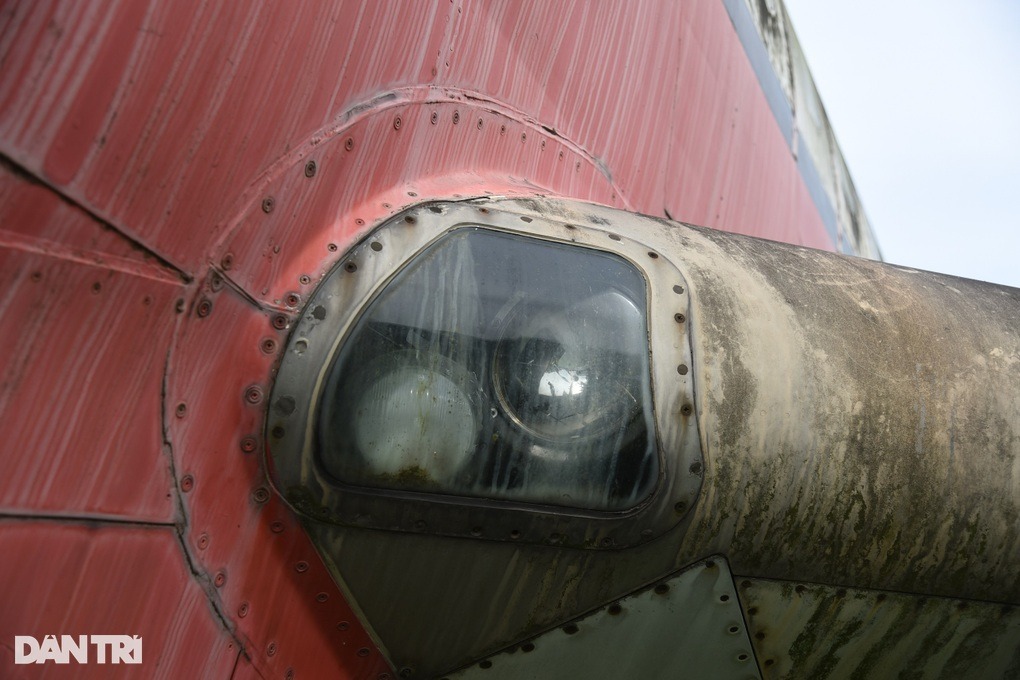 Bên trong máy bay Boeing 727 bị &quot;bỏ rơi&quot; 16 năm tại Nội Bài - Ảnh 7.