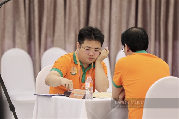 Cựu vô địch Việt Nam - Uông Dương Bắc thua đau trước danh thủ Tưởng Xuyên ở bán kết - Ảnh 1.