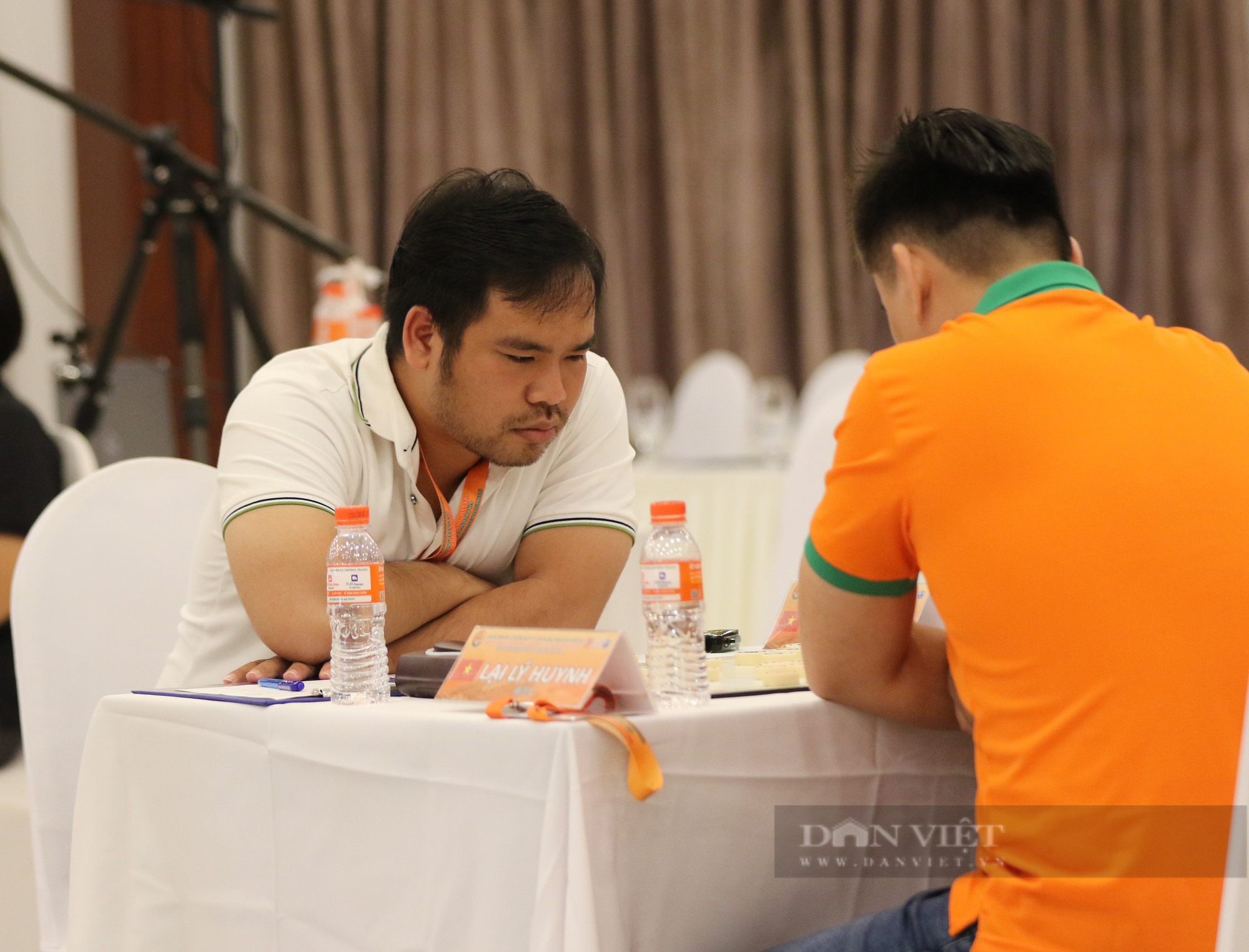 Cựu vô địch Việt Nam - Uông Dương Bắc thua đau trước danh thủ Tưởng Xuyên ở bán kết - Ảnh 4.