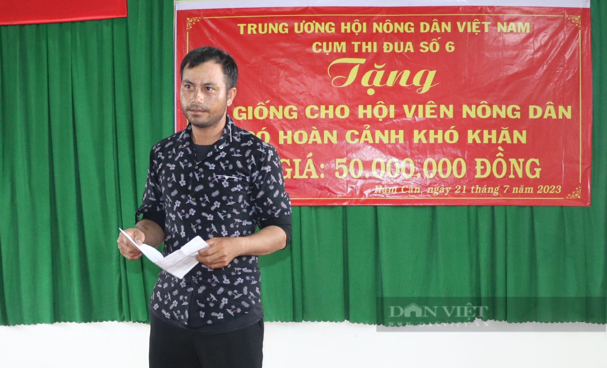 Trung ương Hội Nông dân Việt Nam tặng bò sinh sản cho nông dân nghèo ở Bình Thuận - Ảnh 3.