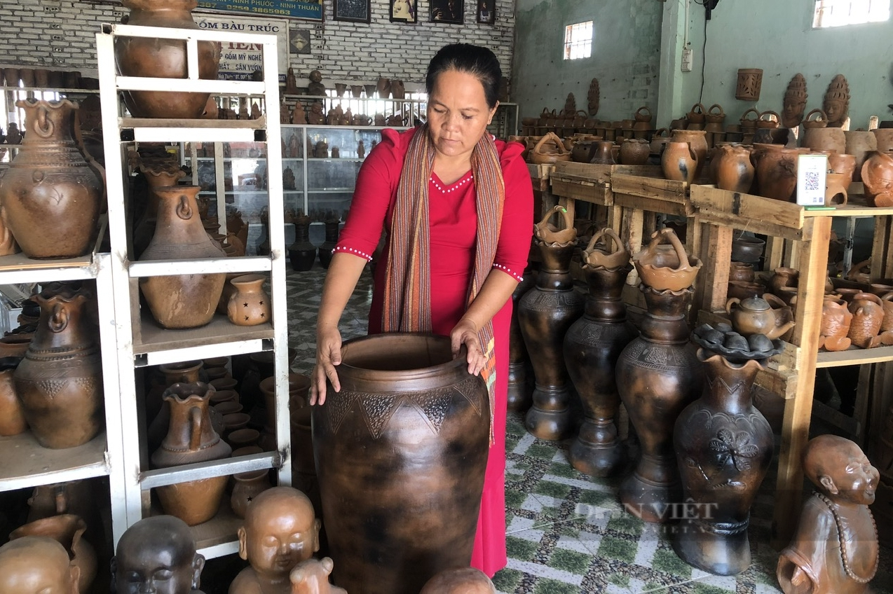 Làng gốm Bàu Trúc của người Chăm ở Ninh Thuận chuyển mình đón khách phương xa - Ảnh 2.
