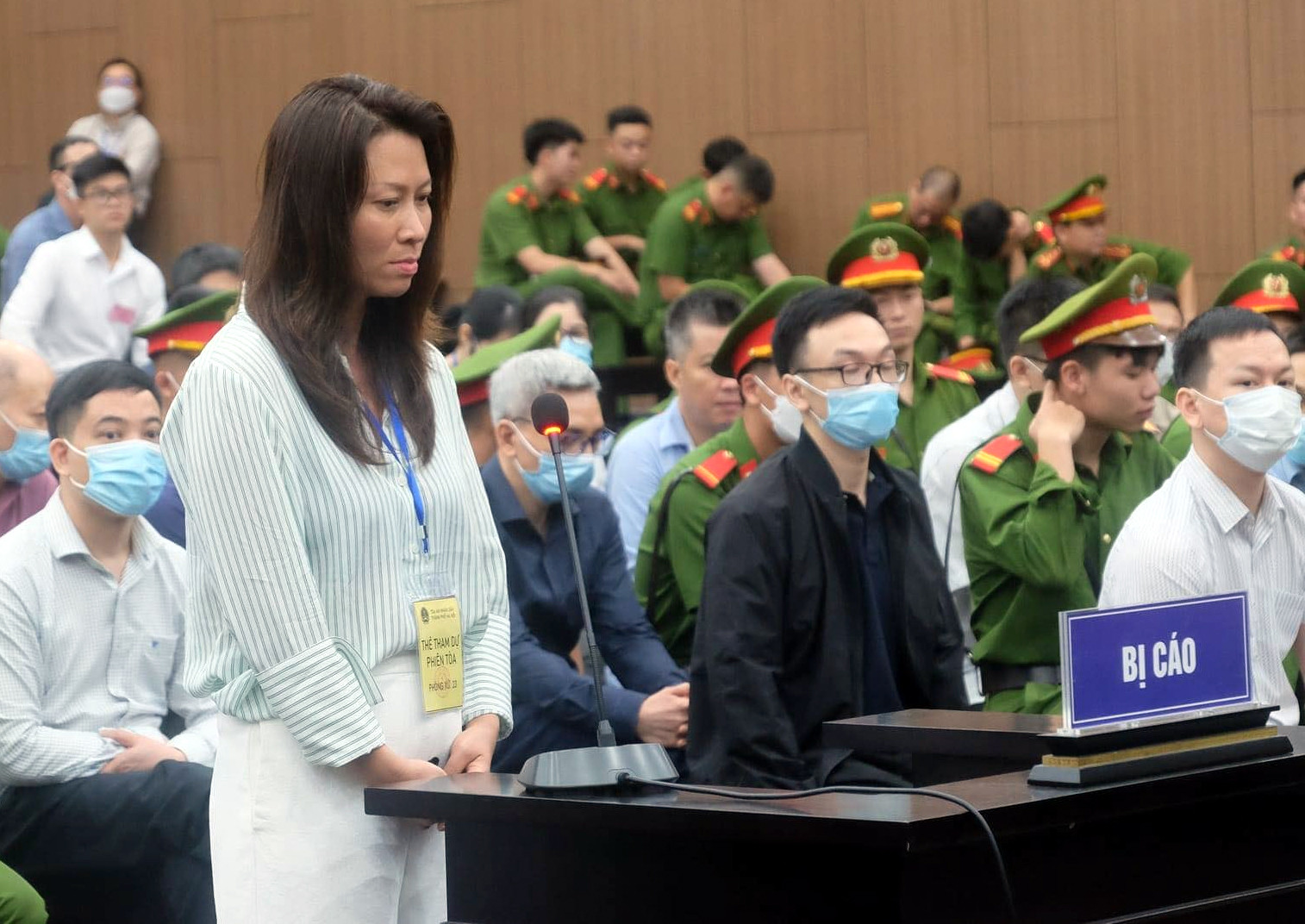 “Em gái” khóc, “xin đi tù thay” cựu Thiếu tướng Nguyễn Anh Tuấn - Ảnh 1.
