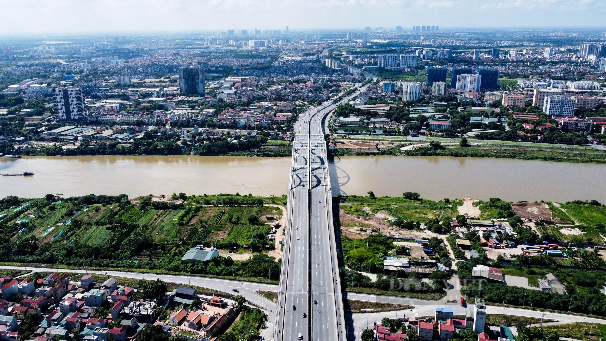Chiêm ngưỡng cây cầu vòm thép vượt sông rộng nhất Việt Nam sau gần 10 năm đưa vào sử dụng - Ảnh 2.
