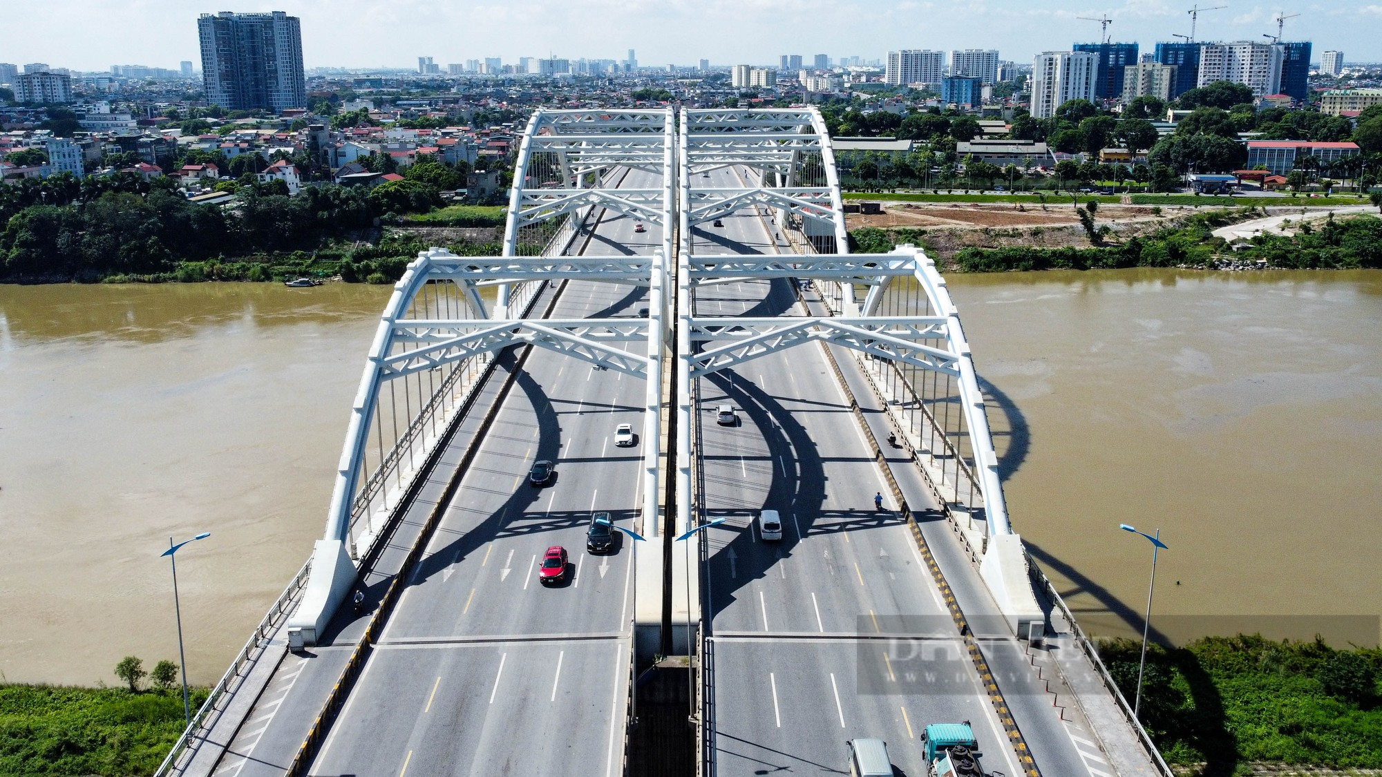 Chiêm ngưỡng cây cầu vòm thép vượt sông rộng nhất Việt Nam sau gần 10 năm đưa vào sử dụng - Ảnh 5.