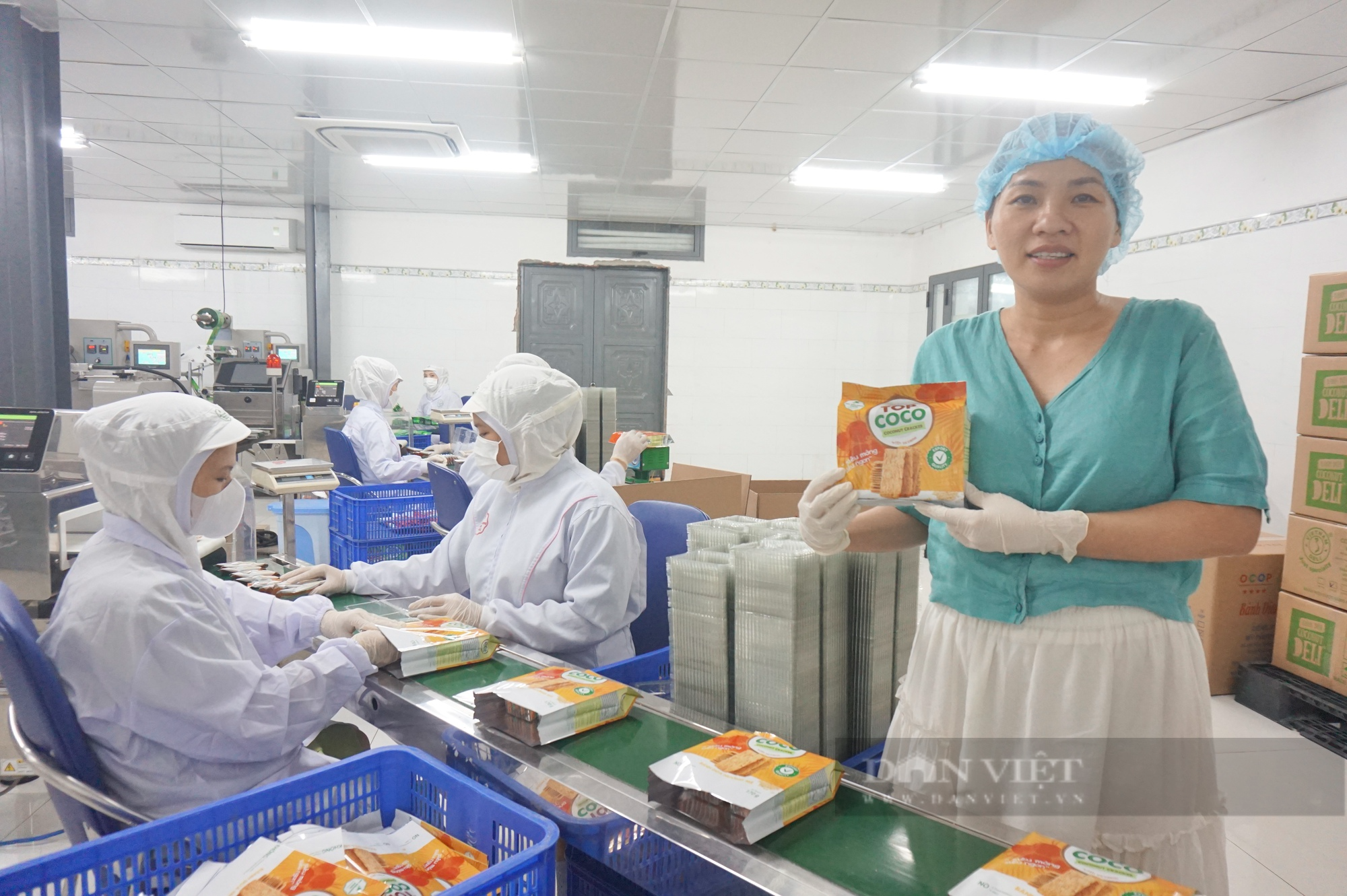 Khởi nghiệp làm bánh, phụ nữ 8X đưa đặc sản Đà Nẵng “chu du” quốc tế - Ảnh 1.
