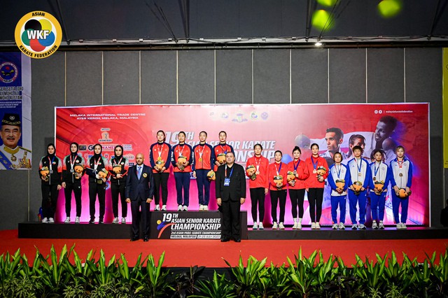 Đánh bại Iran, đồng đội nữ karate giành HCV giải vô địch châu Á 2023 - Ảnh 1.
