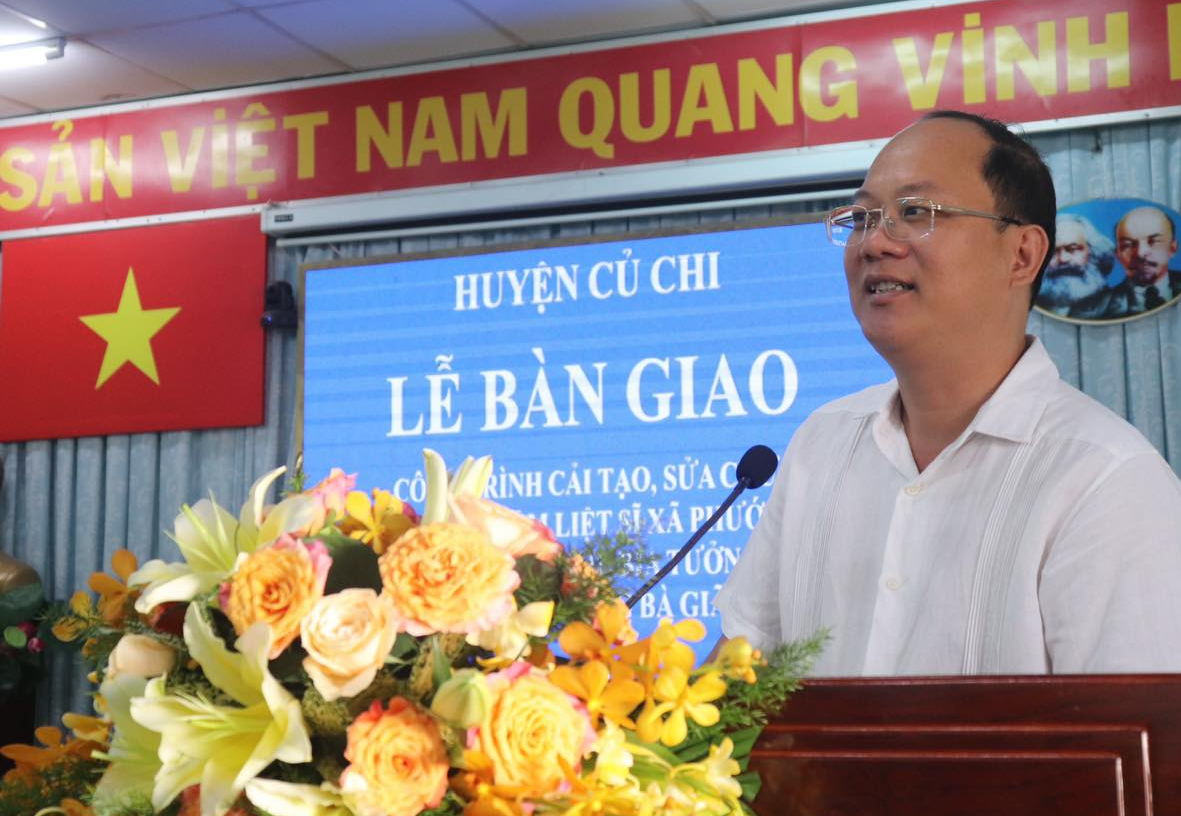 Mạnh thường quân đóng góp cải tạo nhiều công trình tưởng niệm anh hùng liệt sĩ tại Củ Chi - Ảnh 1.