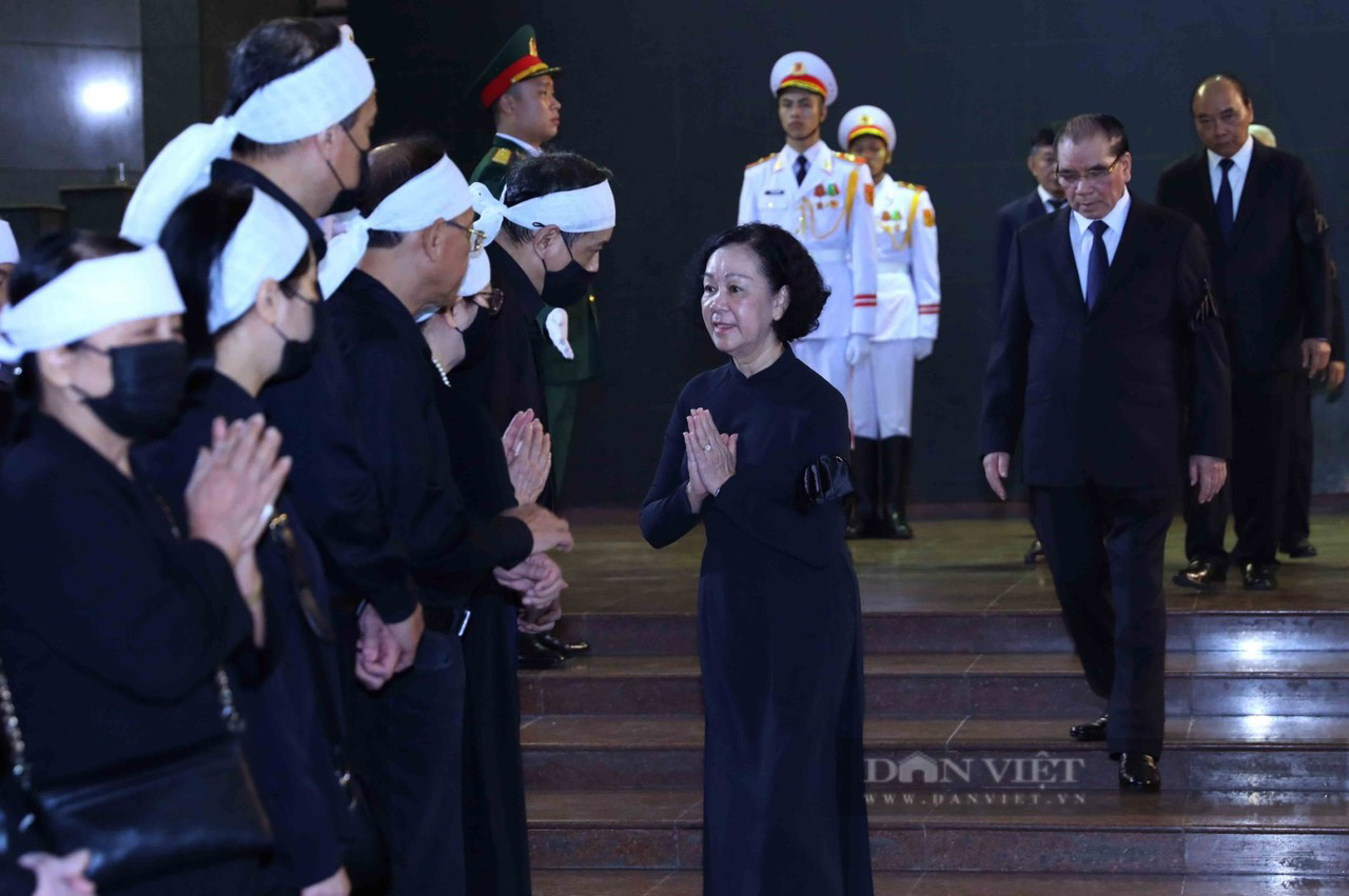 Lãnh đạo Đảng, Nhà nước viếng nguyên Phó Thủ tướng Nguyễn Khánh - Ảnh 6.