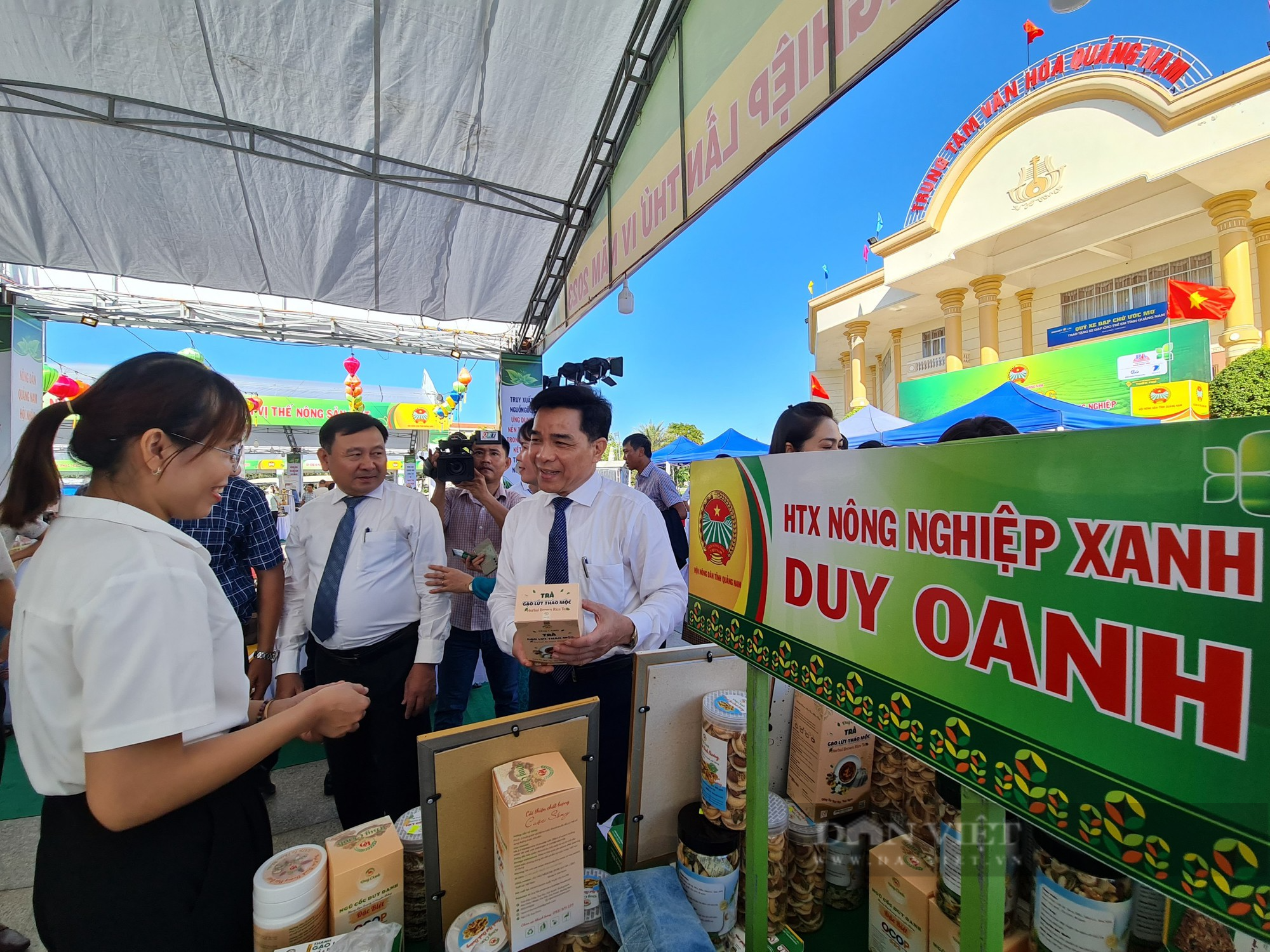 Hội Nông dân Quảng Nam khai mạc hội chợ nông nghiệp với 550 sản phẩm nhà nông các loại - Ảnh 3.