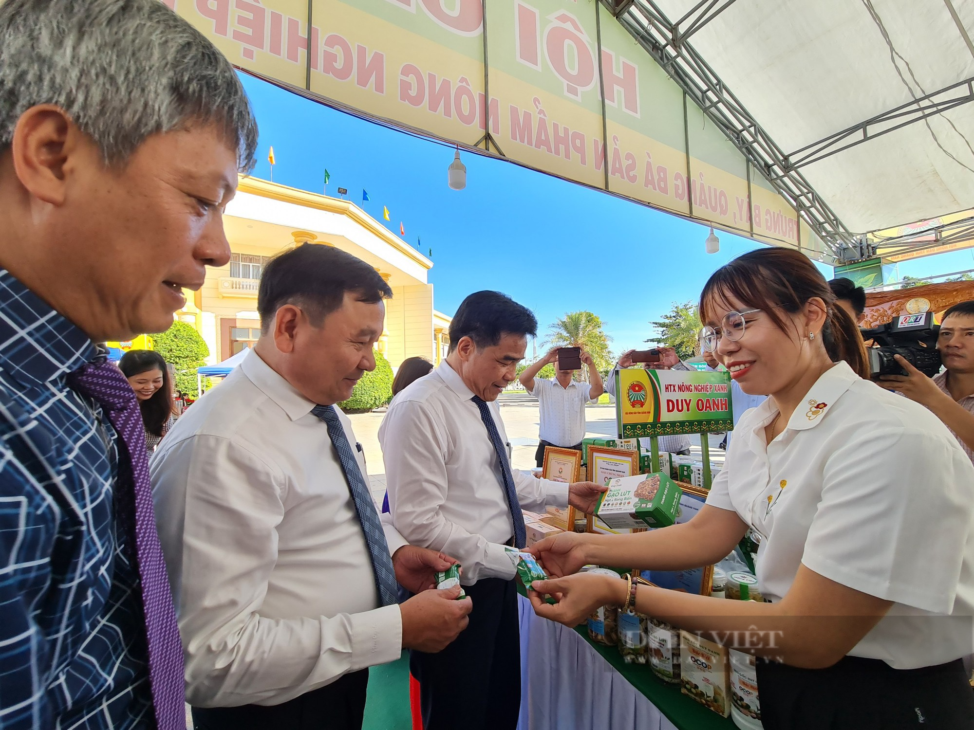 Hội Nông dân Quảng Nam khai mạc hội chợ nông nghiệp với 550 sản phẩm nhà nông các loại - Ảnh 4.