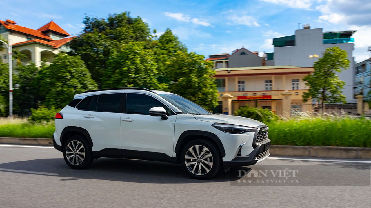 So sánh khấu hao Toyota Corolla Cross và Mazda CX-5: Xe nào mất giá hơn sau 1 năm sử dụng? - Ảnh 1.