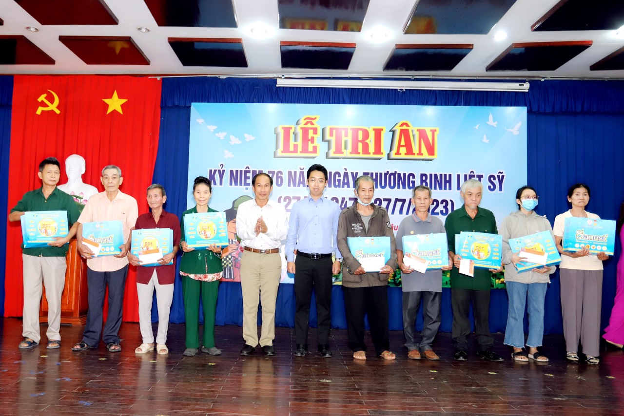 Tây Ninh: Huyện Tân Châu tri ân các gia đình chính sách nhân 76 năm ngày Thương binh-Liệt sĩ  - Ảnh 4.