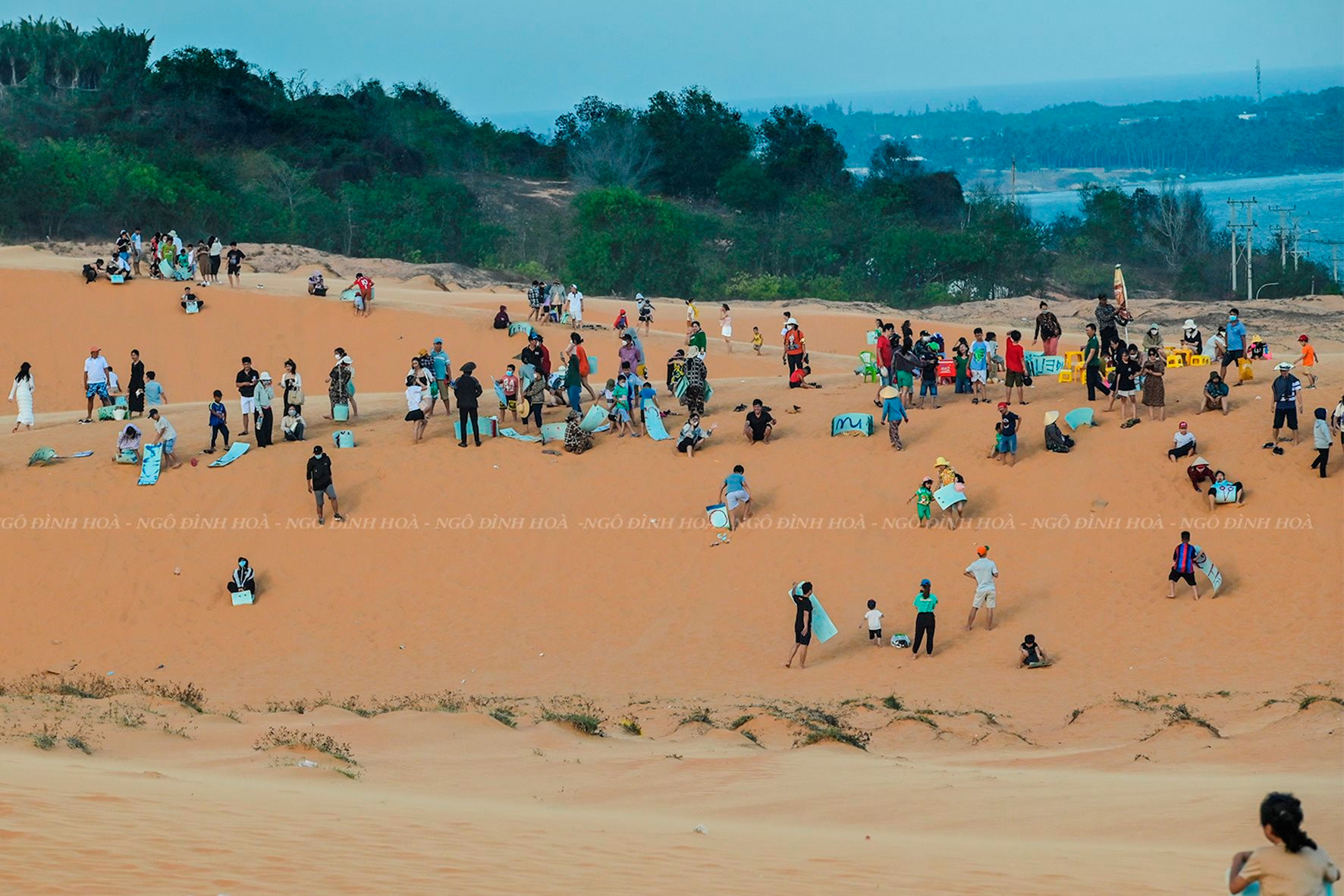 Một nơi ở Bình Thuận, đồi cát biển đẹp như mơ thế này, bảo sao dân tình cứ thích trèo lên chụp ảnh, quay phim - Ảnh 5.