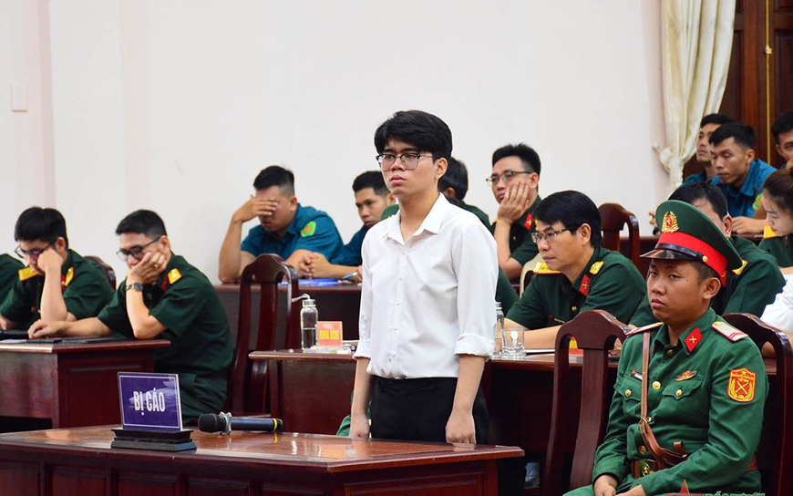 Tòa án quân sự Quân khu 7 xét xử vụ án tung tin đồn nữ sinh viên HUFLIT bị xâm hại