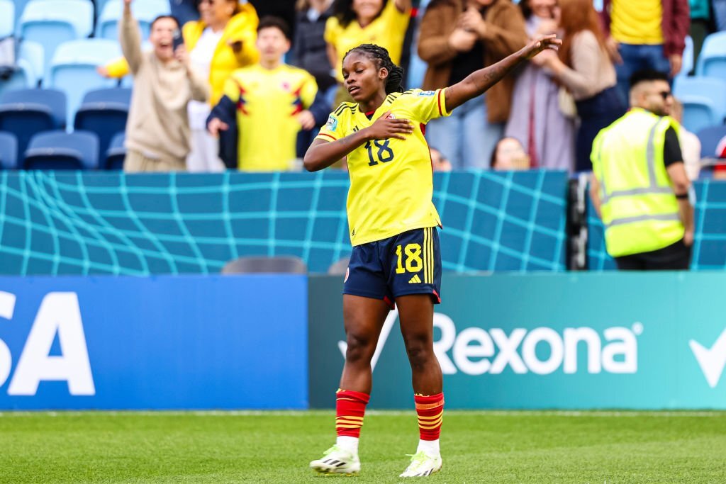 Nữ cầu thủ 18 tuổi chiến thắng căn bệnh ung thư, toả sáng ở World Cup 2023 - Ảnh 1.