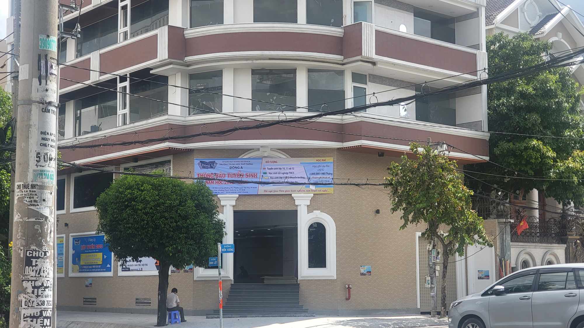 Tuyển sinh cơ sở chưa cấp phép, Trường THPT Đông Á phải giải trình với Sở GDĐT TP.HCM - Ảnh 1.
