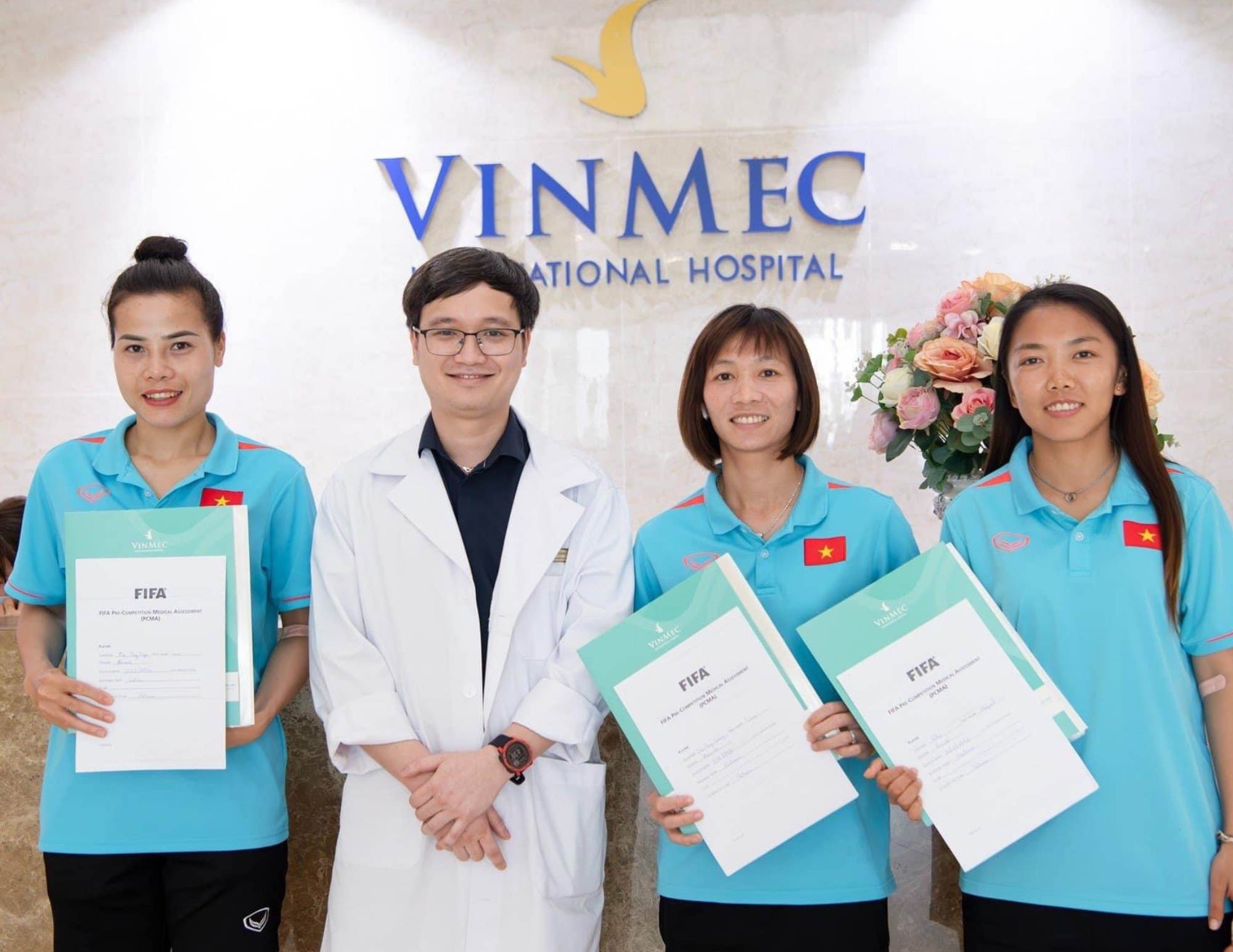 Các cầu thủ của tuyển nữ Việt Nam khám sức khỏe theo bộ tiêu chuẩn đánh giá của FIFA trước khi lên đường tham dự World Cup