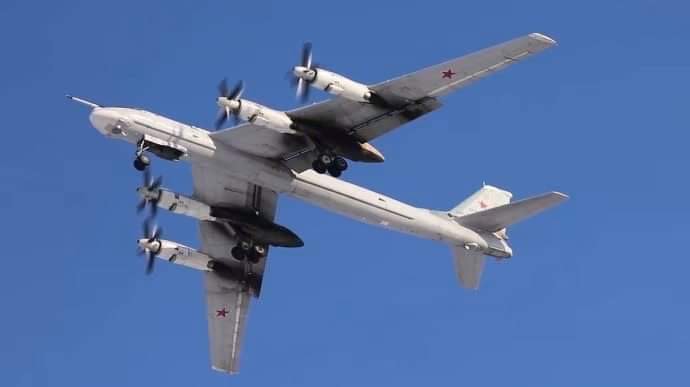 Chiến sự Ukraine 27/7: Nga phóng tên lửa hành trình từ 12 máy bay ném bom chiến lược, Kiev bắn hạ 36 chiếc - Ảnh 1.