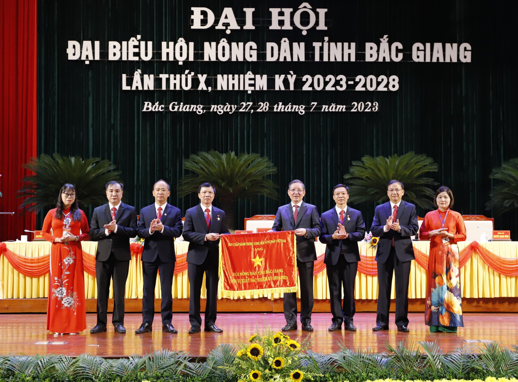 Chủ tịch Hội Nông dân Việt Nam Lương Quốc Đoàn gợi mở 5 vấn đề tại Đại hội Hội Nông dân tỉnh Bắc Giang- Ảnh 2.